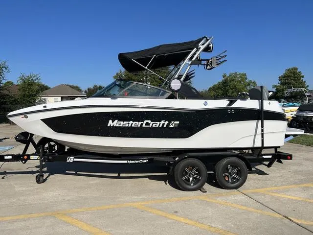 The Image of MasterCraft XT20 2024 - 1