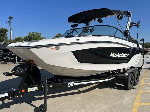 Slide: The Image of MasterCraft XT20 2024 - 4