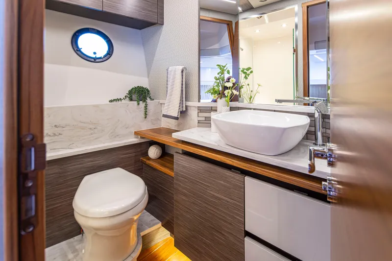 Slide: The Image of Owners ensuite head - 25