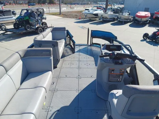 Slide: The Image of Sea-Doo SWITCH 19 BASE 170 HP 2023 - 4