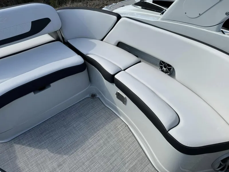 Slide: The Image of Crownline Boats 290 SS 2024 - 10
