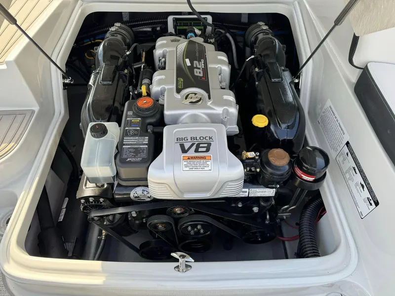 Slide: The Image of Crownline Boats 290 SS 2024 - 11