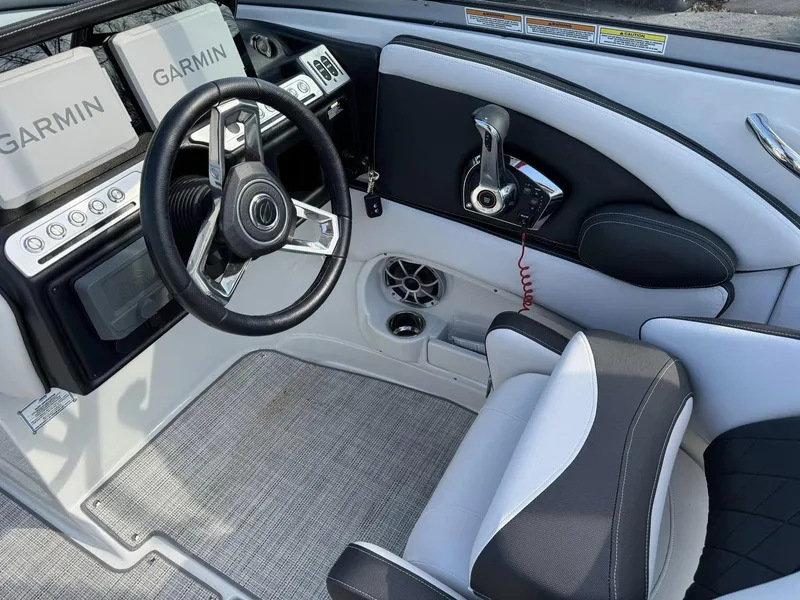 Slide: The Image of Crownline Boats 290 SS 2024 - 13