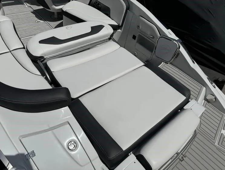 Slide: The Image of Crownline Boats 290 SS 2024 - 22