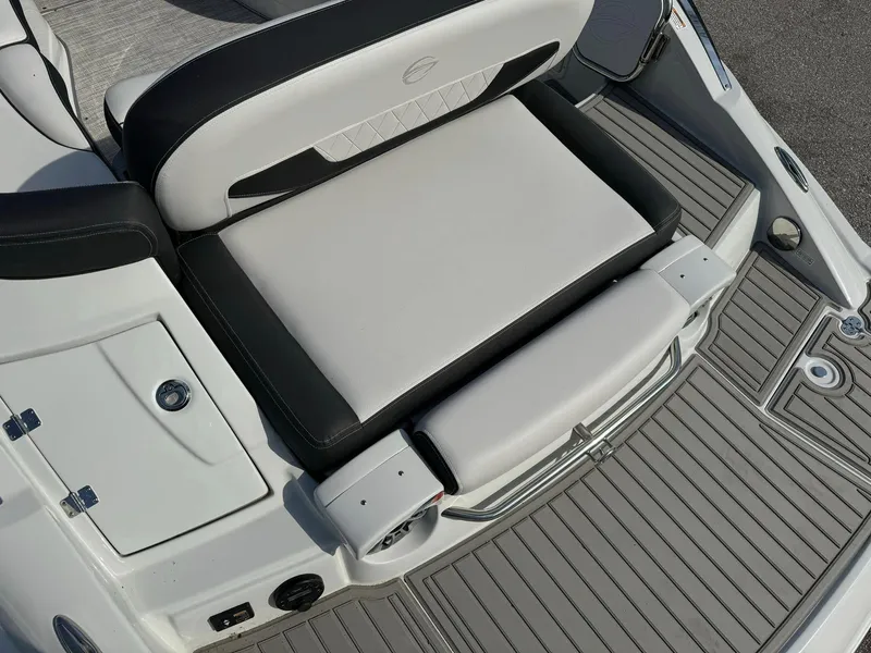 Slide: The Image of Crownline Boats 290 SS 2024 - 7