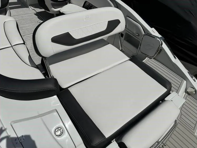 Slide: The Image of Crownline Boats 290 SS 2024 - 8