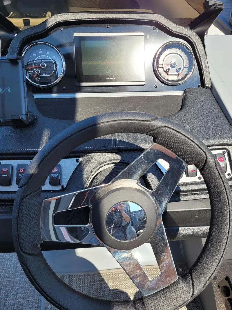 Slide: The Image of Monaco MC255SD 2024 - 13