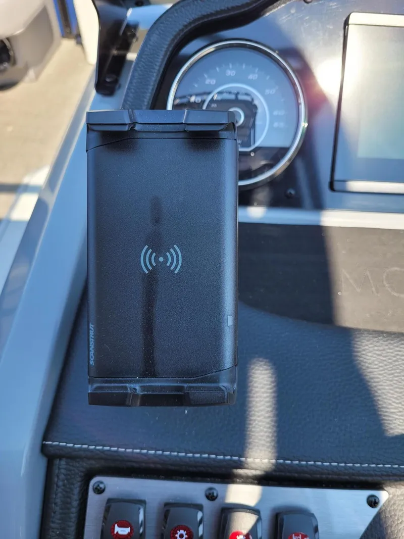 Slide: The Image of Monaco MC255SD 2024 - 15