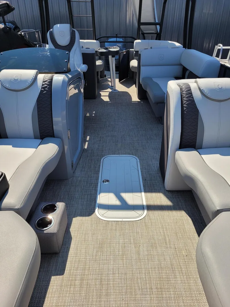 Slide: The Image of Monaco MC255SD 2024 - 26