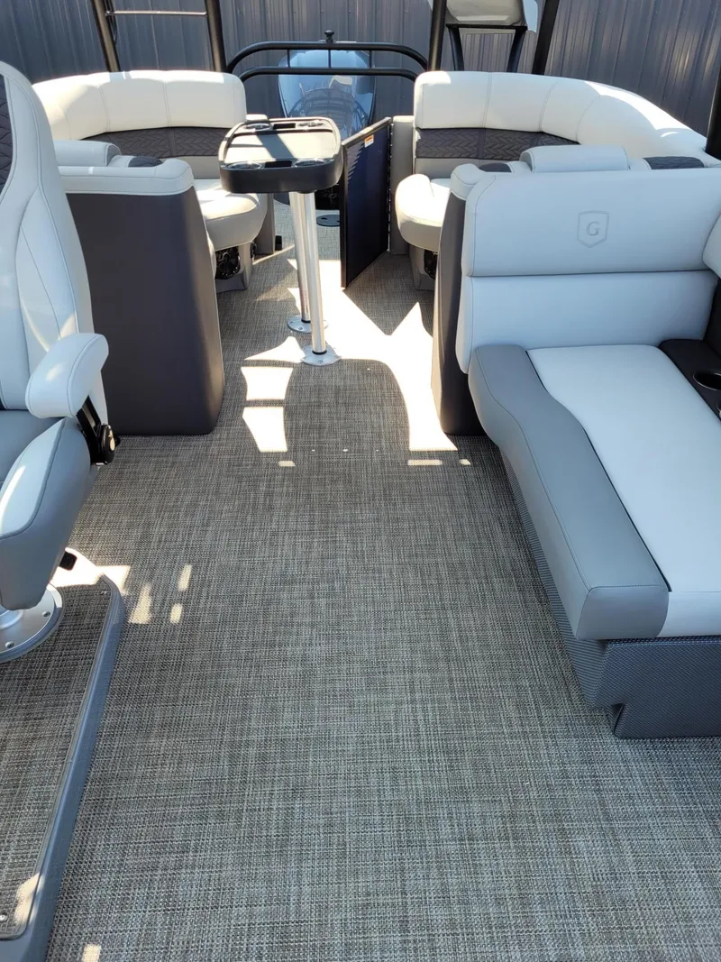 Slide: The Image of Monaco MC255SD 2024 - 27