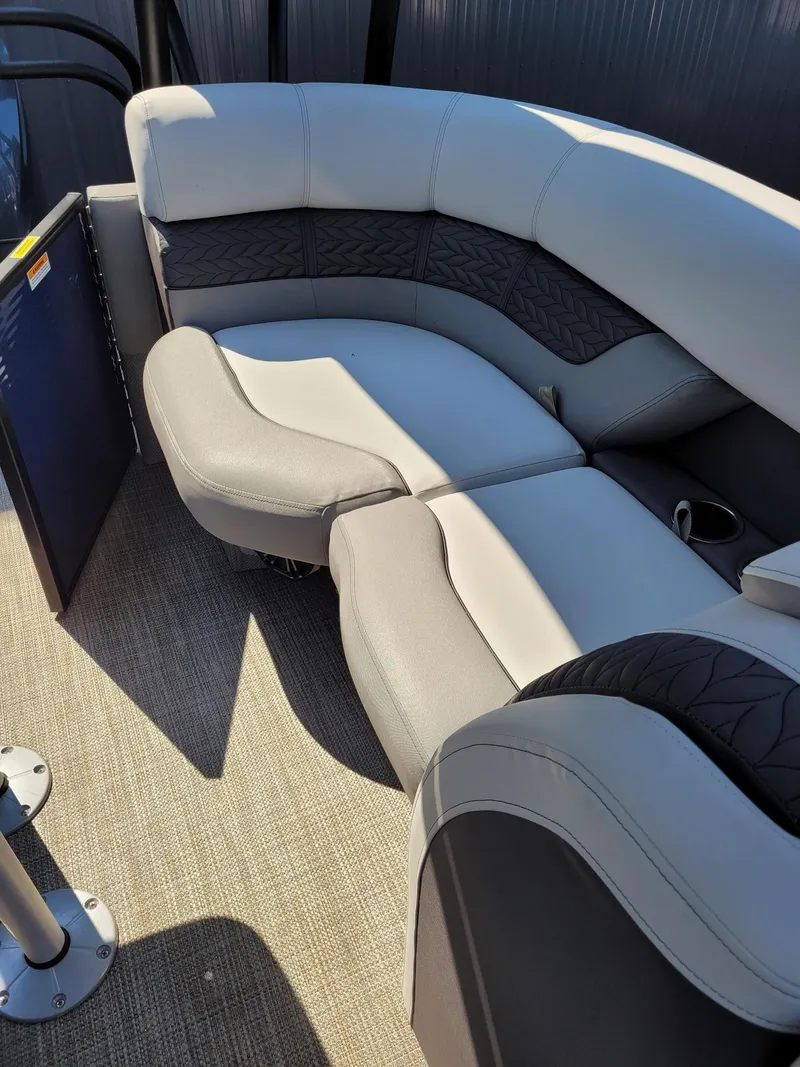 Slide: The Image of Monaco MC255SD 2024 - 30