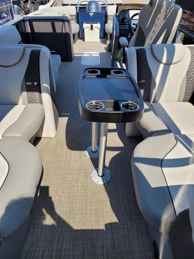 Slide: The Image of Monaco MC255SD 2024 - 7