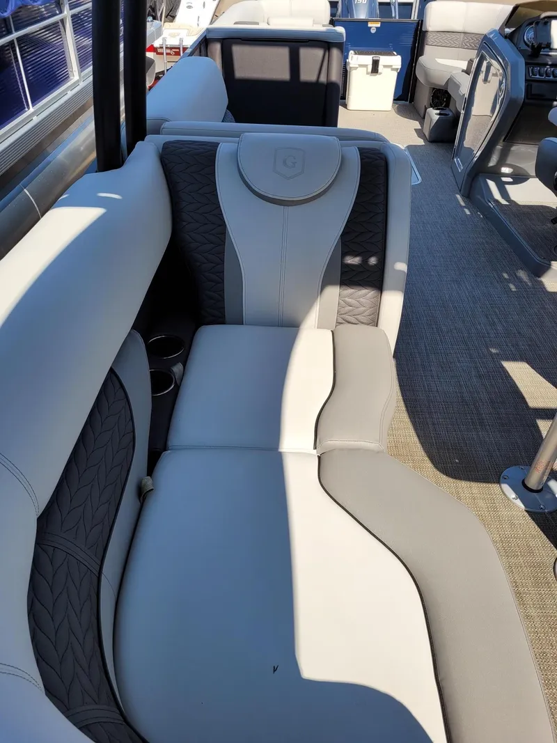 Slide: The Image of Monaco MC255SD 2024 - 8