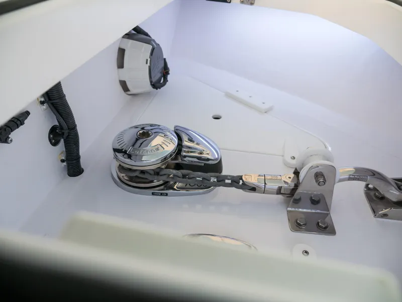 Slide: The Image of Anchor system of 2025 Mag Bay 33 CC boat. - 16