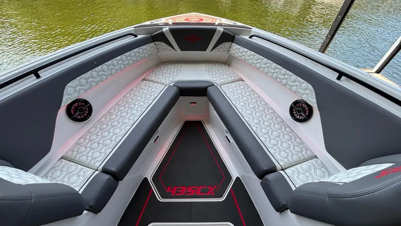 Slide: The Image of Fountain 43 SCX 2024 - 102