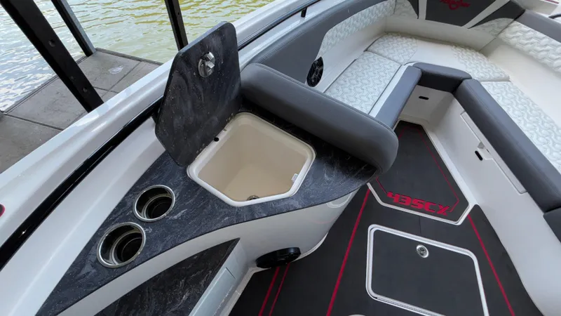 Slide: The Image of Fountain 43 SCX 2024 - 60