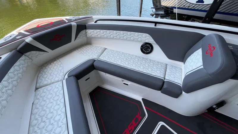 Slide: The Image of Fountain 43 SCX 2024 - 63