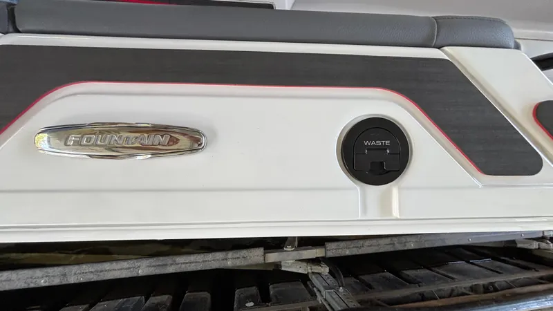 Slide: The Image of Fountain 43 SCX 2024 - 72