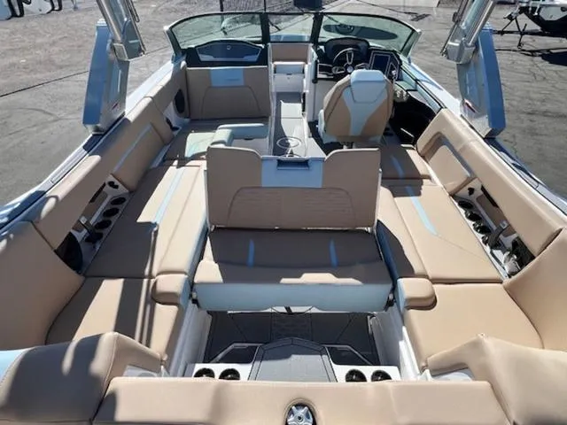 Slide: The Image of MasterCraft X24 2024 - 17