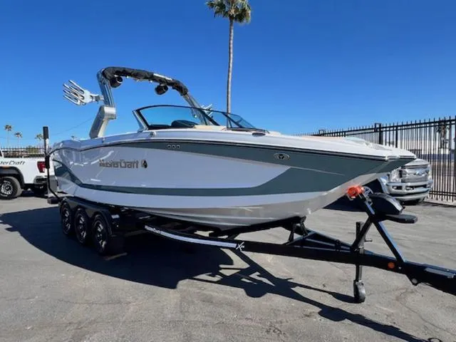 Slide: The Image of MasterCraft X24 2024 - 4