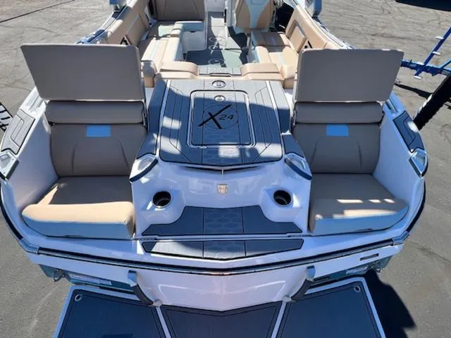 Slide: The Image of MasterCraft X24 2024 - 9