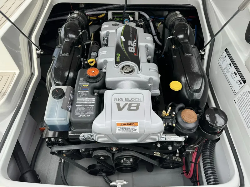 Slide: The Image of Crownline Boats 290 SS 2024 - 25