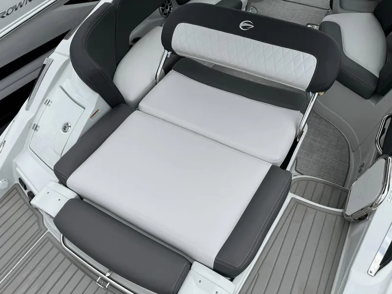 Slide: The Image of Crownline Boats 290 SS 2024 - 28