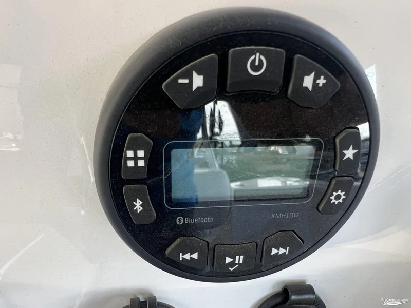 Slide: The Image of Bluetooth control panel on 2024 Yamaha Boats 222 FSH Sport. - 9