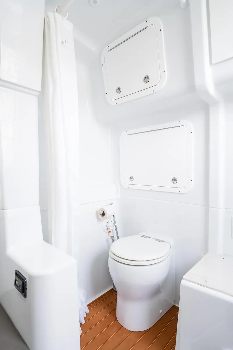 Slide: The Image of Yellowfin 42 Offshore 2022 - 54