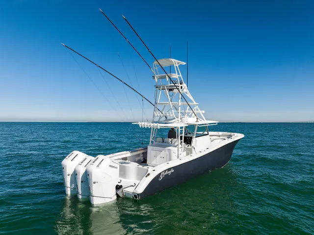 Slide: The Image of Yellowfin 42 Offshore 2022 - 84