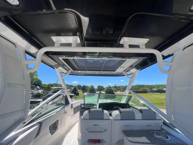 Slide: The Image of Chaparral 280 OSX 2024 - 15