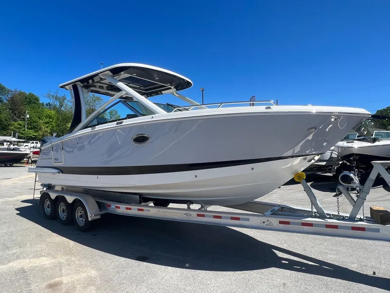 Slide: The Image of Chaparral 280 OSX 2024 - 5