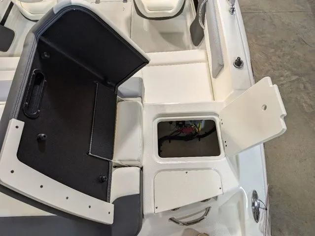 Slide: The Image of Chaparral 19 SSi OB 2024 - 28