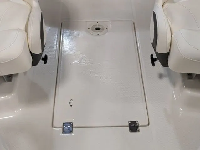 Slide: The Image of Chaparral 19 SSi OB 2024 - 47