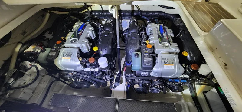 Slide: The Image of 2015 Formula 350 CBR twin V8 engines in engine compartment. - 24