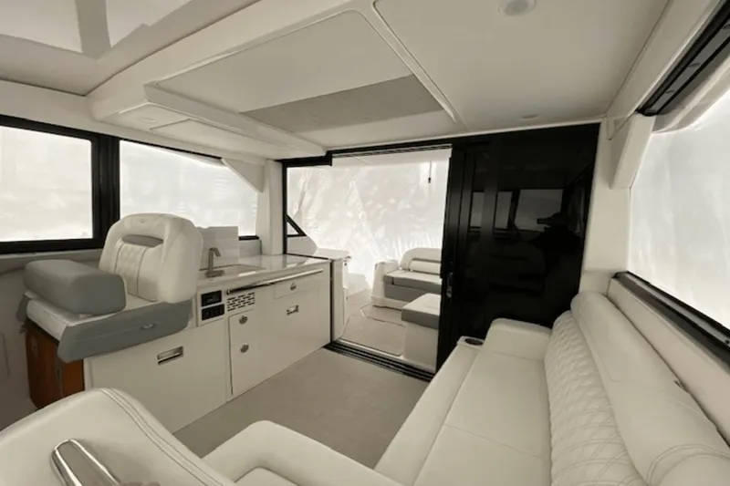 Slide: The Image of Regal 36 Grande Coupe 2022 - 17