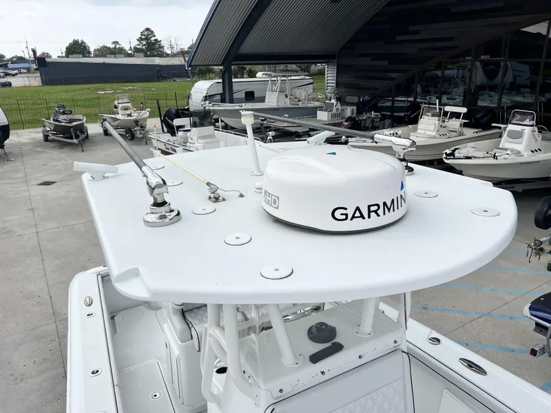 Slide: The Image of Yellowfin 29 Offshore 2018 - 12