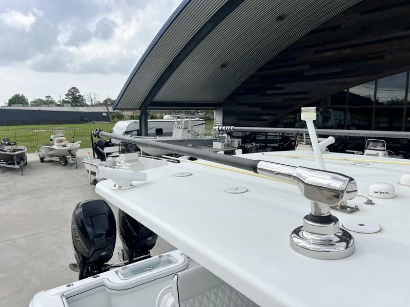 Slide: The Image of Yellowfin 29 Offshore 2018 - 13