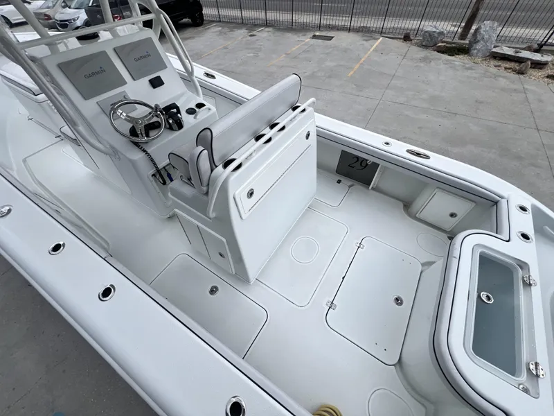 Slide: The Image of Yellowfin 29 Offshore 2018 - 18