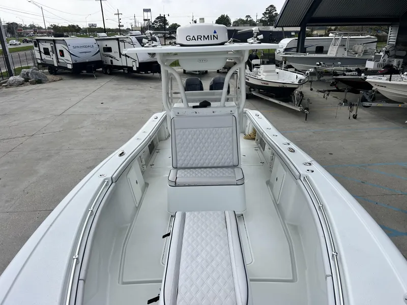 Slide: The Image of Yellowfin 29 Offshore 2018 - 27