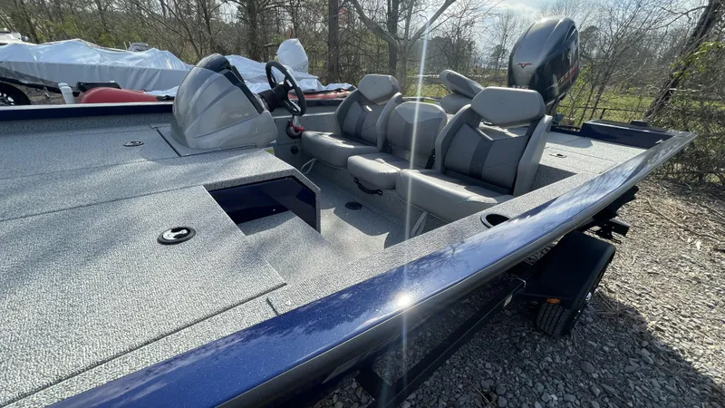 Slide: The Image of G3 Sportsman 1810SC Vinyl 2024 - 12