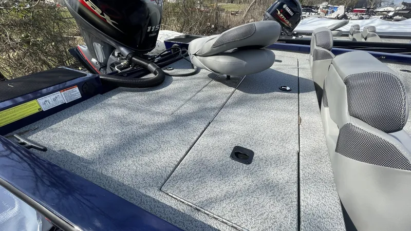 Slide: The Image of G3 Sportsman 1810SC Vinyl 2024 - 16