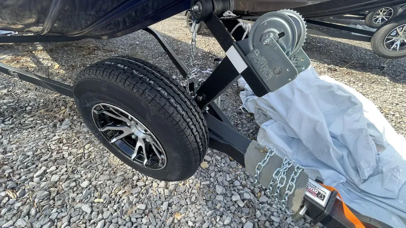 Slide: The Image of G3 Sportsman 1810SC Vinyl 2024 - 4