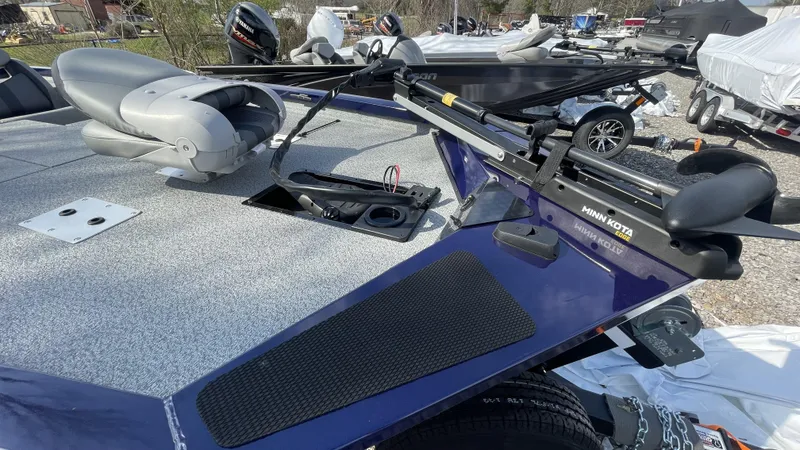 Slide: The Image of G3 Sportsman 1810SC Vinyl 2024 - 5