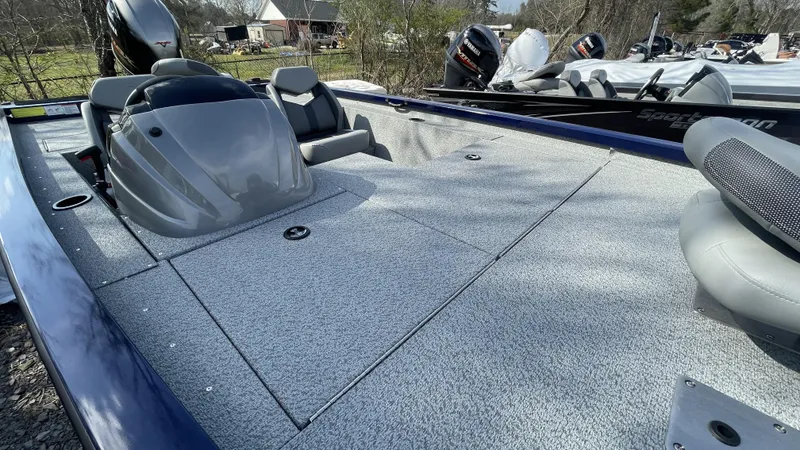 Slide: The Image of G3 Sportsman 1810SC Vinyl 2024 - 6