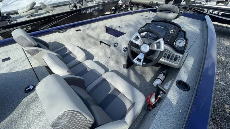 Slide: The Image of G3 Sportsman 1810SC Vinyl 2024 - 7