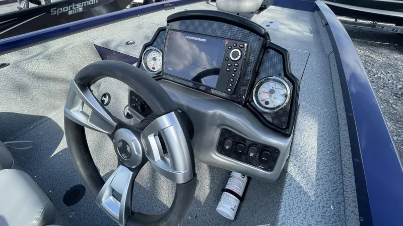 Slide: The Image of G3 Sportsman 1810SC Vinyl 2024 - 8