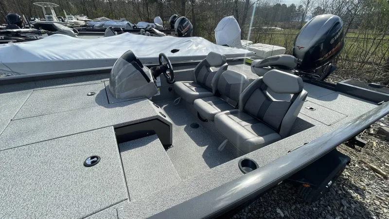 Slide: The Image of G3 Sportsman 1810SC Vinyl 2024 - 12