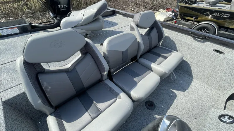 Slide: The Image of G3 Sportsman 1810SC Vinyl 2024 - 15