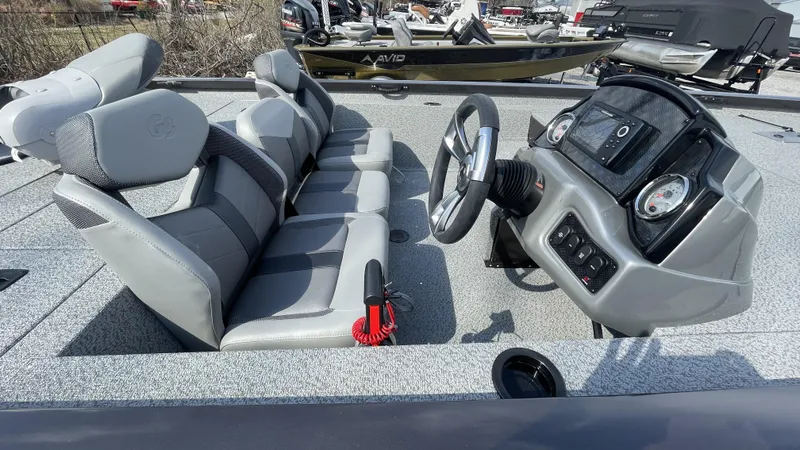 Slide: The Image of G3 Sportsman 1810SC Vinyl 2024 - 3